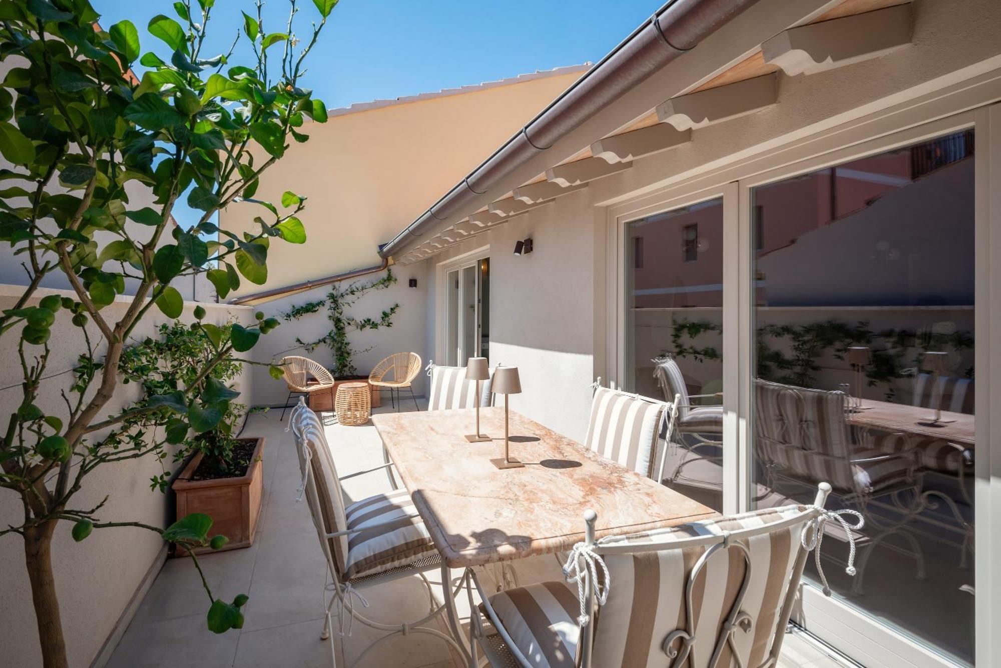 Palazzo Degli Archi Apartment San Vincenzo Bagian luar foto