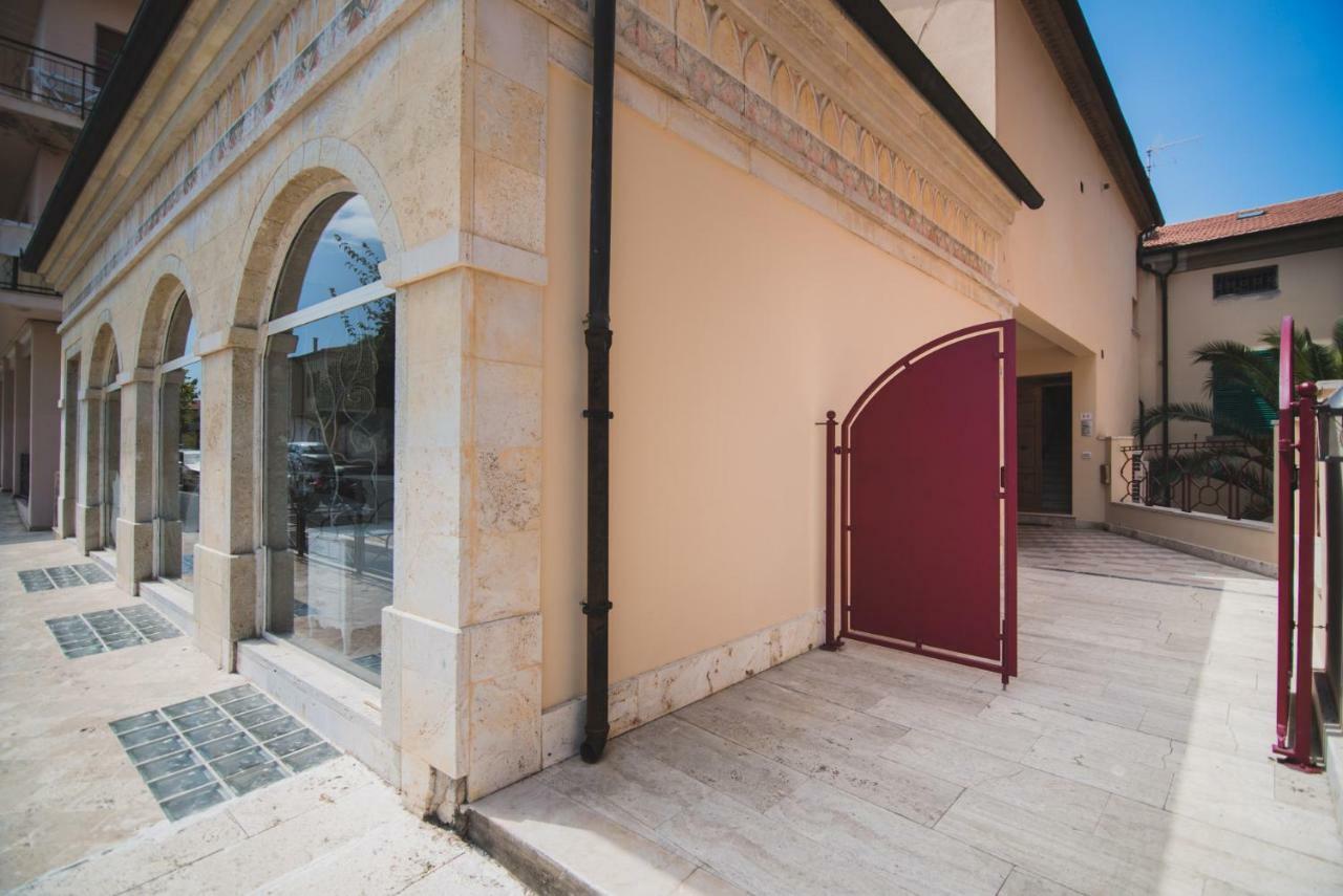 Palazzo Degli Archi Apartment San Vincenzo Bagian luar foto